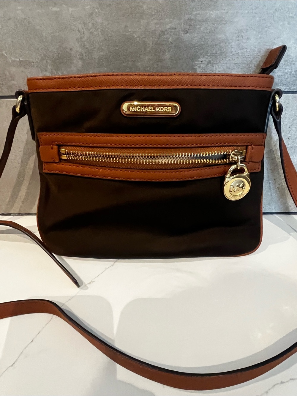 Michael Kors 6x9” brown crossbody bag-like new